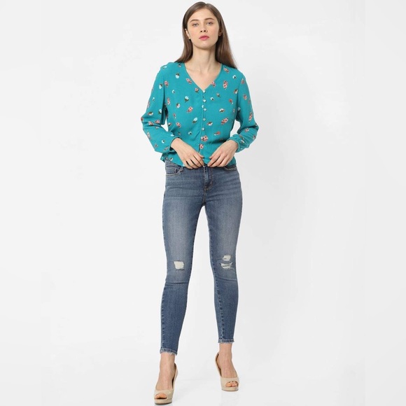 ONLY Floral Tops. Size - 42 - Picture 6 of 8